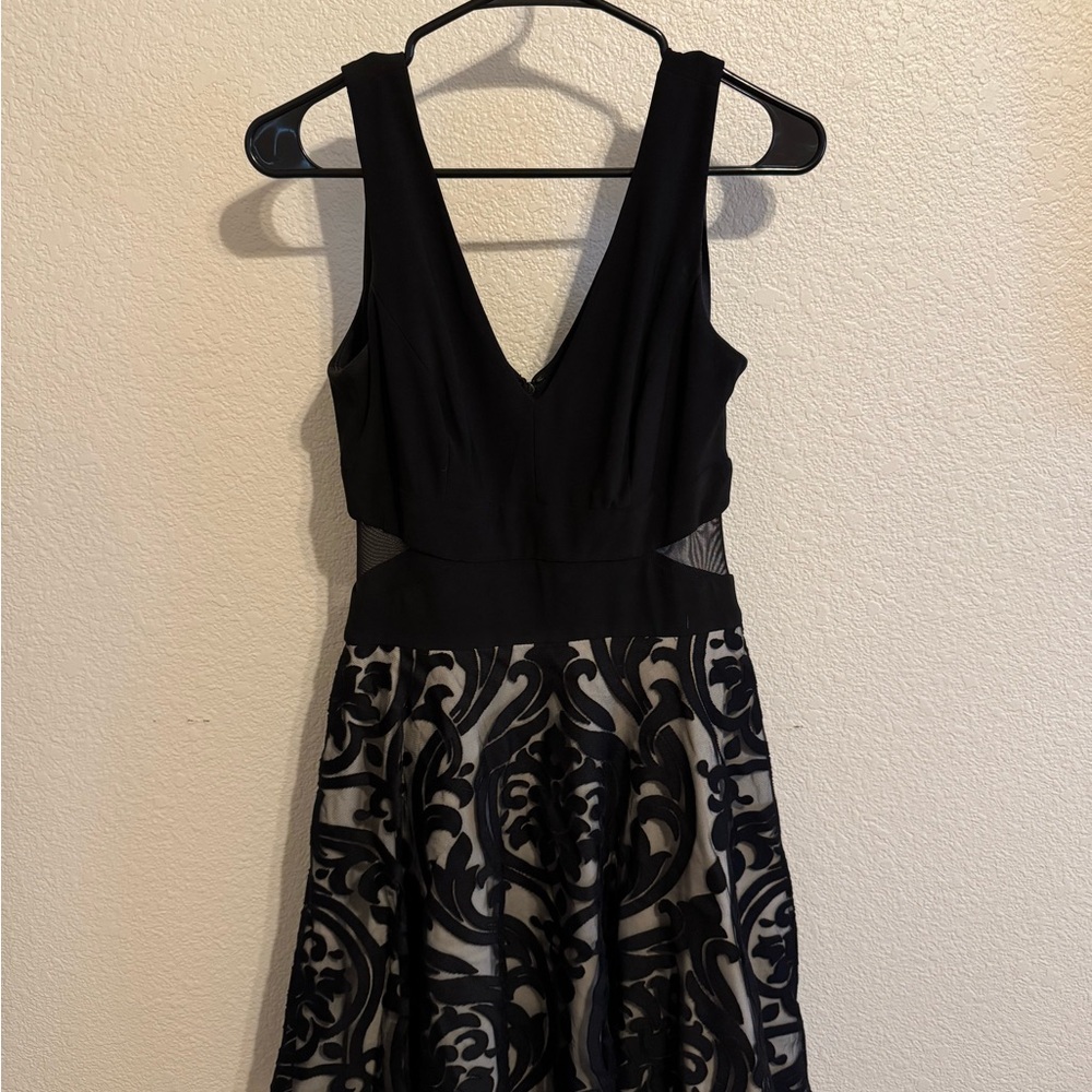Xscape Black and Cream Patterned Dress
